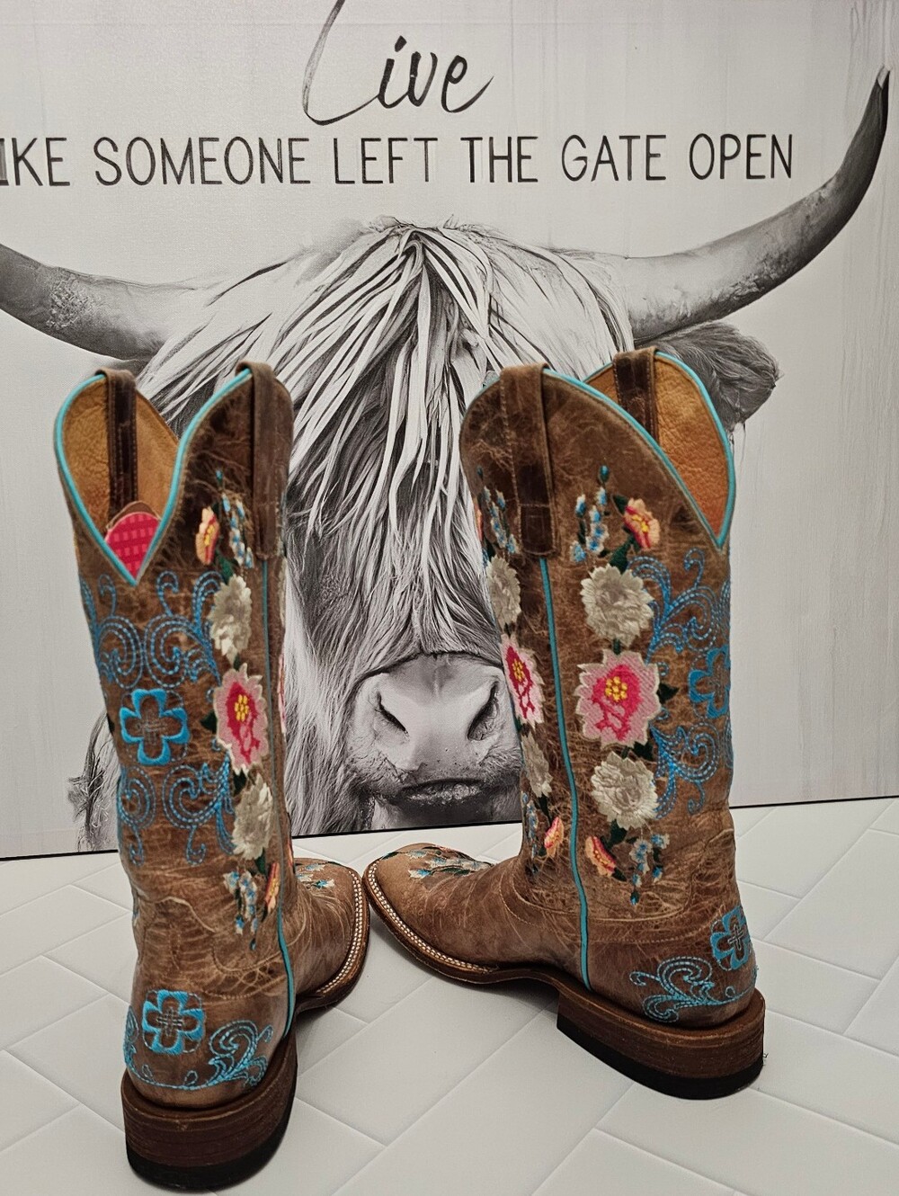 Macie Bean Rose Garden Floral Embroidered Western Boots Women’s 7M EUC - Picture 4 of 9